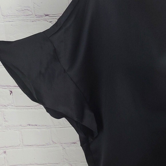 Victoria’s Secret black flutter sleeve short robe/kimono w/ruffle front One Size - Picture 6 of 8